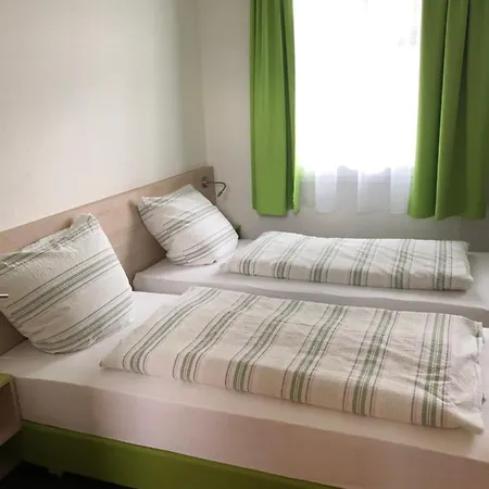 Burghotel فندق *