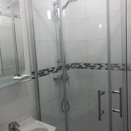 Burghotel فندق هومبرغ
