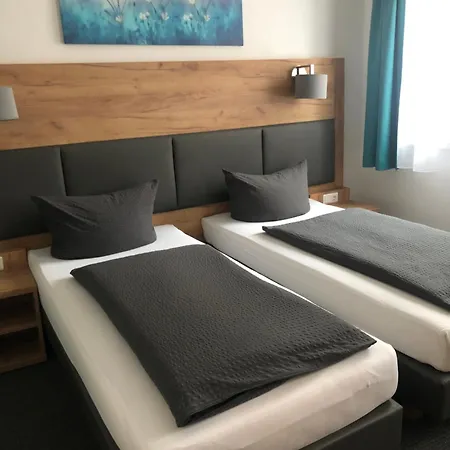 Burghotel * هومبرغ